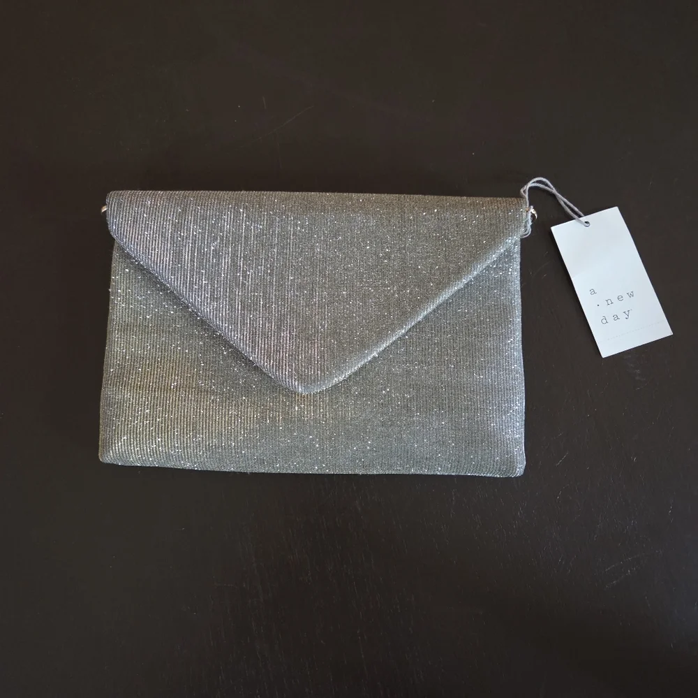A New Day Responsible Style Gold And Silver Clutch Bag w Gold Chain‎ Strap NEW